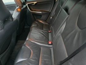 Volvo XC60 2.4D R-DISEGN 4X4, снимка 12