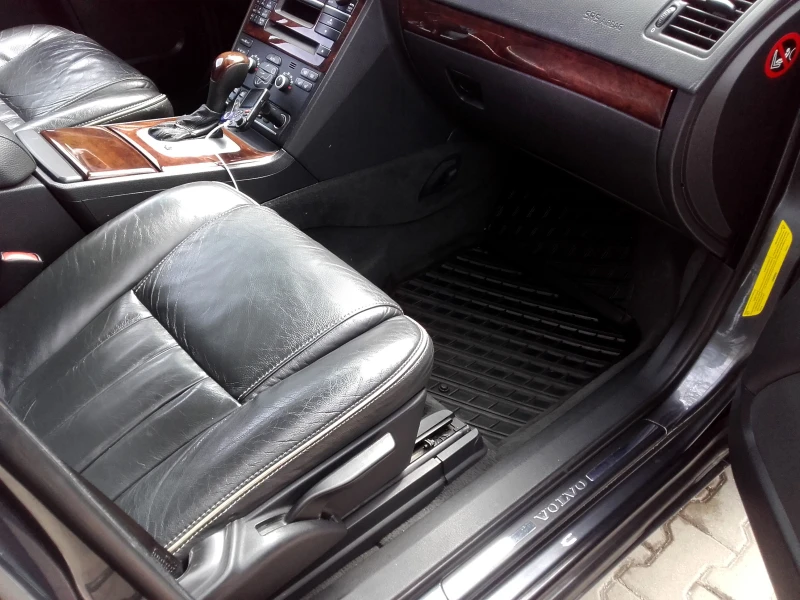 Volvo Xc90 Exclusive, снимка 10 - Автомобили и джипове - 49903637
