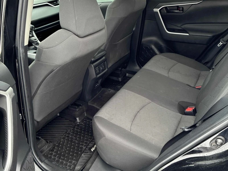 Toyota Rav4 * LE * CARFAX * БЕЗ ПЪРВОНАЧАЛНА ВНОСКА, снимка 13 - Автомобили и джипове - 53033581