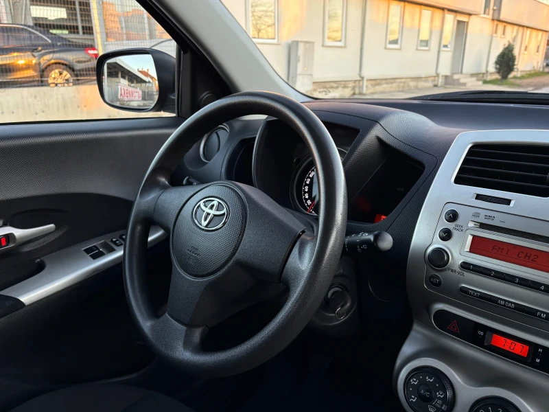 Toyota Urban Cruiser 1.33VVTI  6ск.* Климатик* 107 000км* , снимка 11 - Автомобили и джипове - 53167661
