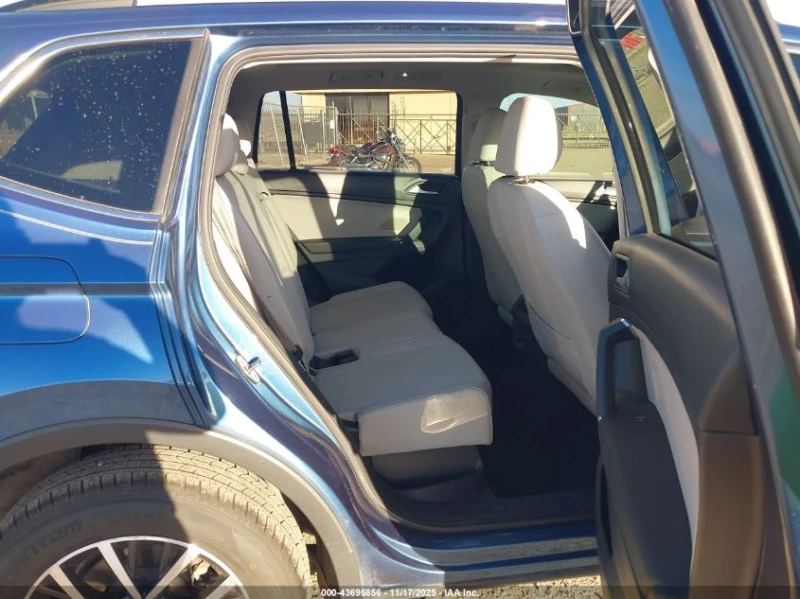 VW Tiguan SE R-Line Black * КРАЙНА ЦЕНА* CARFAX, снимка 8 - Автомобили и джипове - 53396904