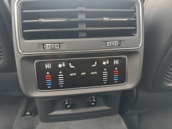 Audi Q8 50 TDI Quattro = S-line =  | Mobile.bg   12