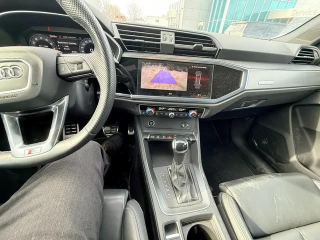 Audi Q3 Progressiv 45 TFSI* АвтоКредит* (ЦЕНА ДО БГ), снимка 14 - Автомобили и джипове - 53625205