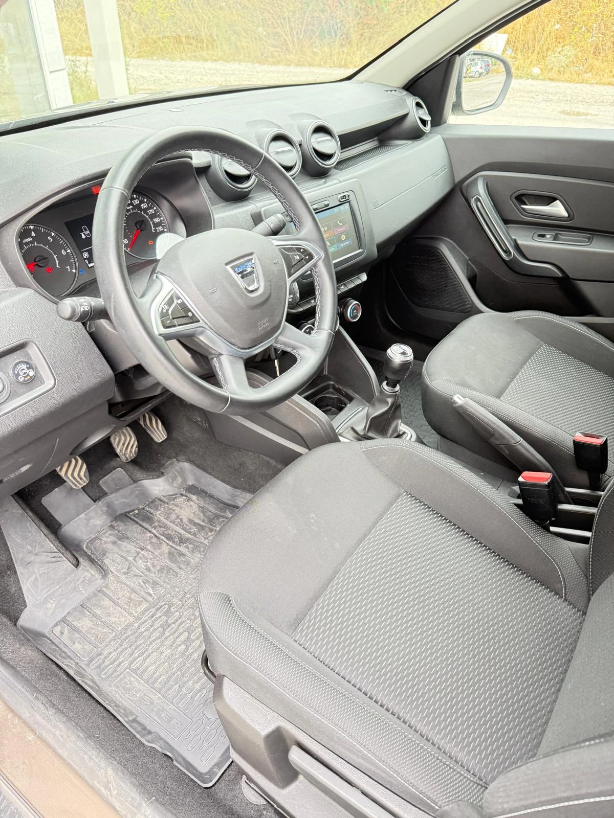 Dacia Duster Laureate 4x2 LPG - изображение 4