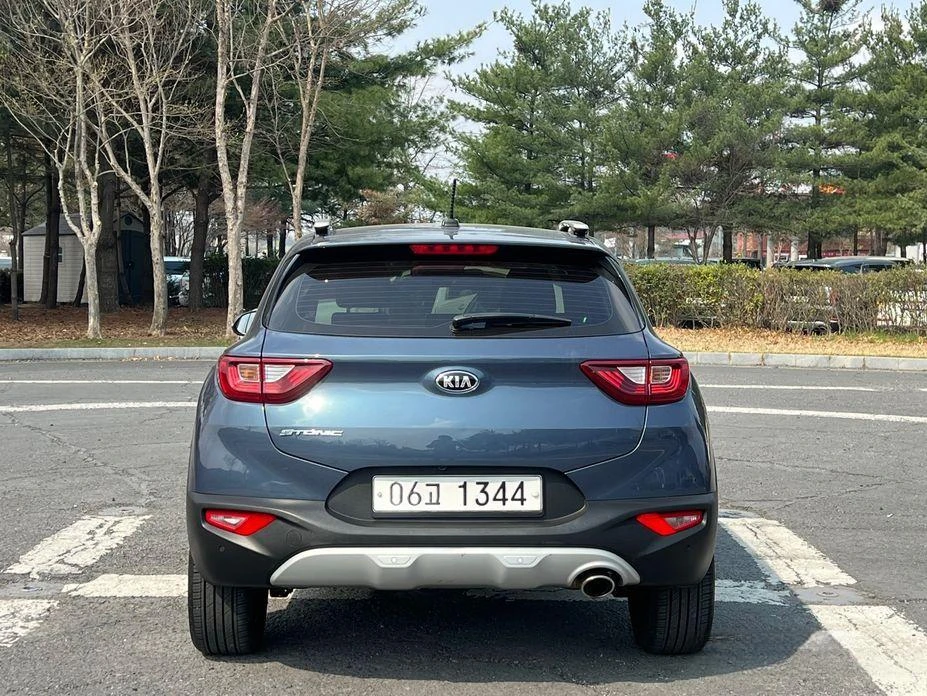 Kia Stonic Diesel 1.6 Trendy * НАЙ-ДОБРА ЦЕНА В БЪЛГАРИЯ*  - изображение 4