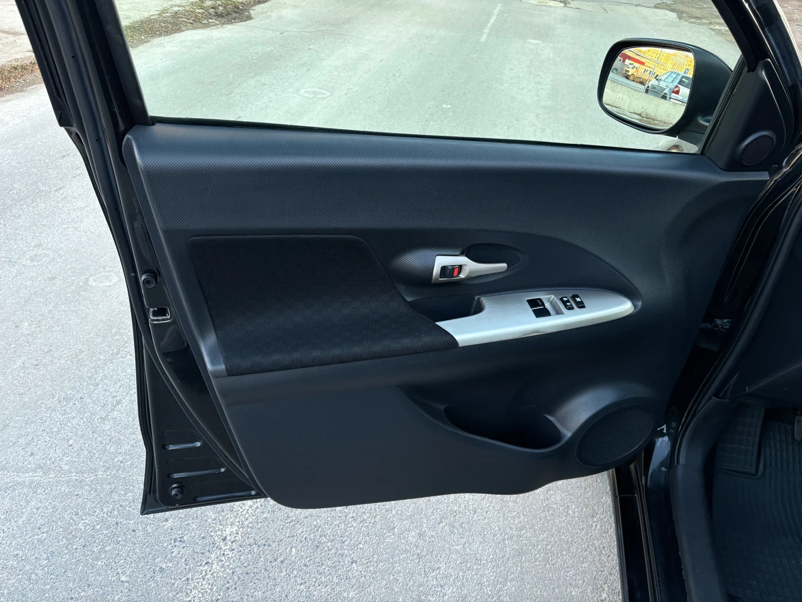 Toyota Urban Cruiser 1.33VVTI  6ск.* Климатик* 107 000км*  - изображение 6