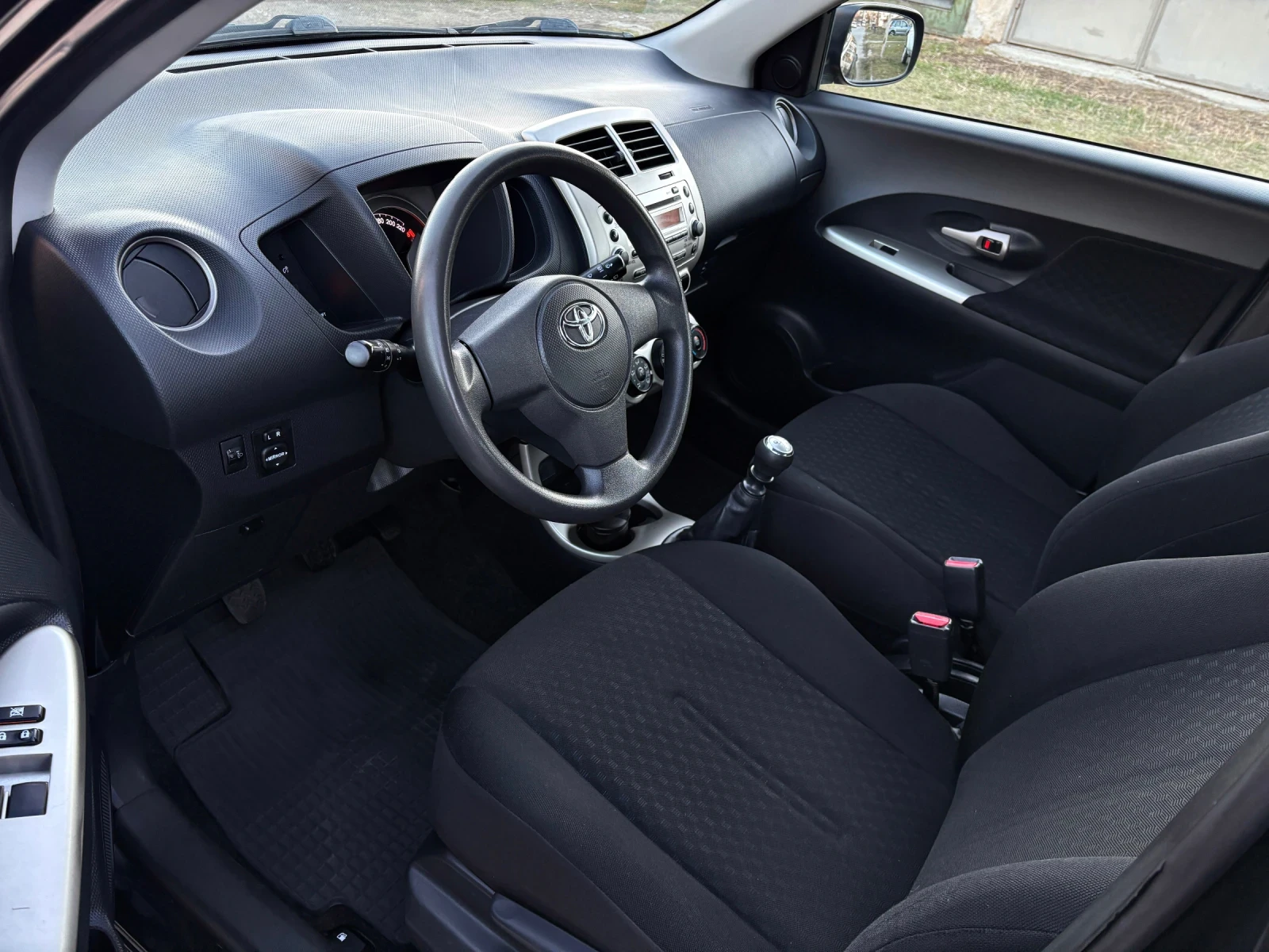 Toyota Urban Cruiser 1.33VVTI  6ск.* Климатик* 107 000км*  - изображение 7