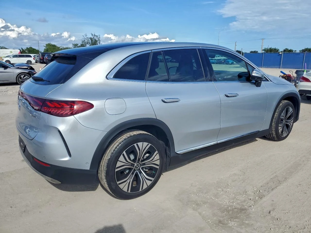 Mercedes-Benz EQE 350 SUV 4MATIC, снимка 3 - Автомобили и джипове - 53905173