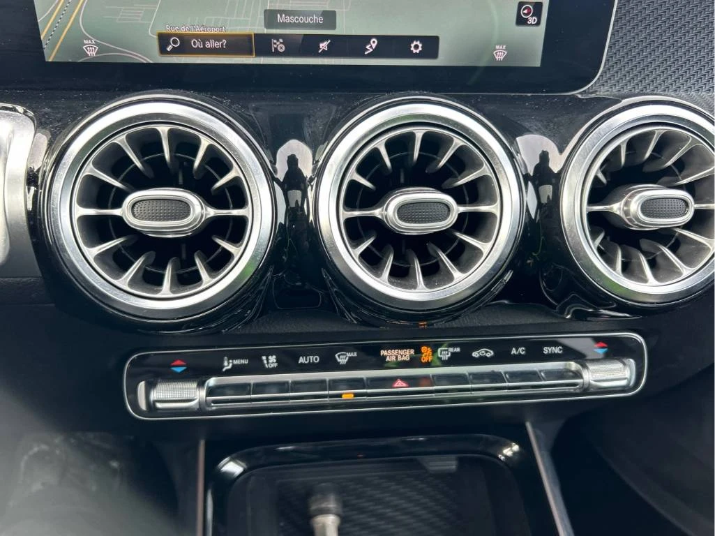 Mercedes-Benz GLB 250* CARFAX*  ДИСТРОНИК * ДВА КЛЮЧА, снимка 9 - Автомобили и джипове - 54093981