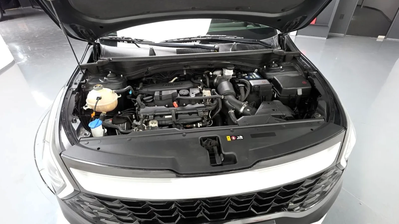 Kia Sportage 1.6 TURBO / TRENDY, снимка 15 - Автомобили и джипове - 55089791