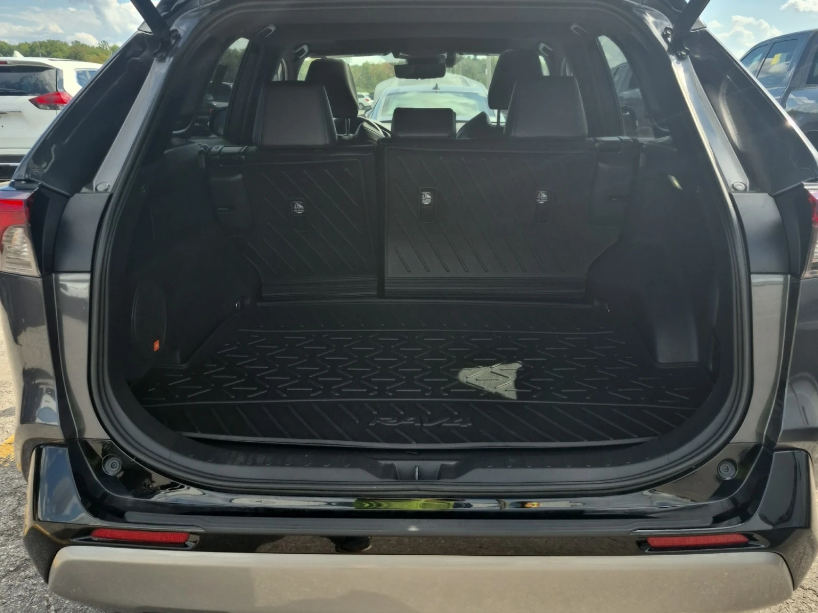 Toyota Rav4 * HYBRID XSE * AWD * 2 КЛЮЧА  * FACELIFT * CARFAX , снимка 13 - Автомобили и джипове - 56003197