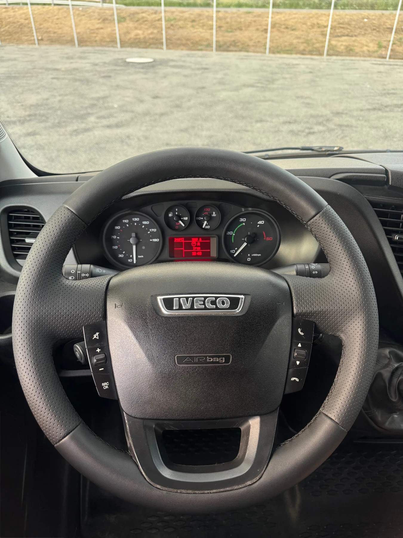 Iveco 35S18 3.0 170кс 6 места Клима Теглич 3.5т На Възглавници, снимка 12 - Бусове и автобуси - 54985699