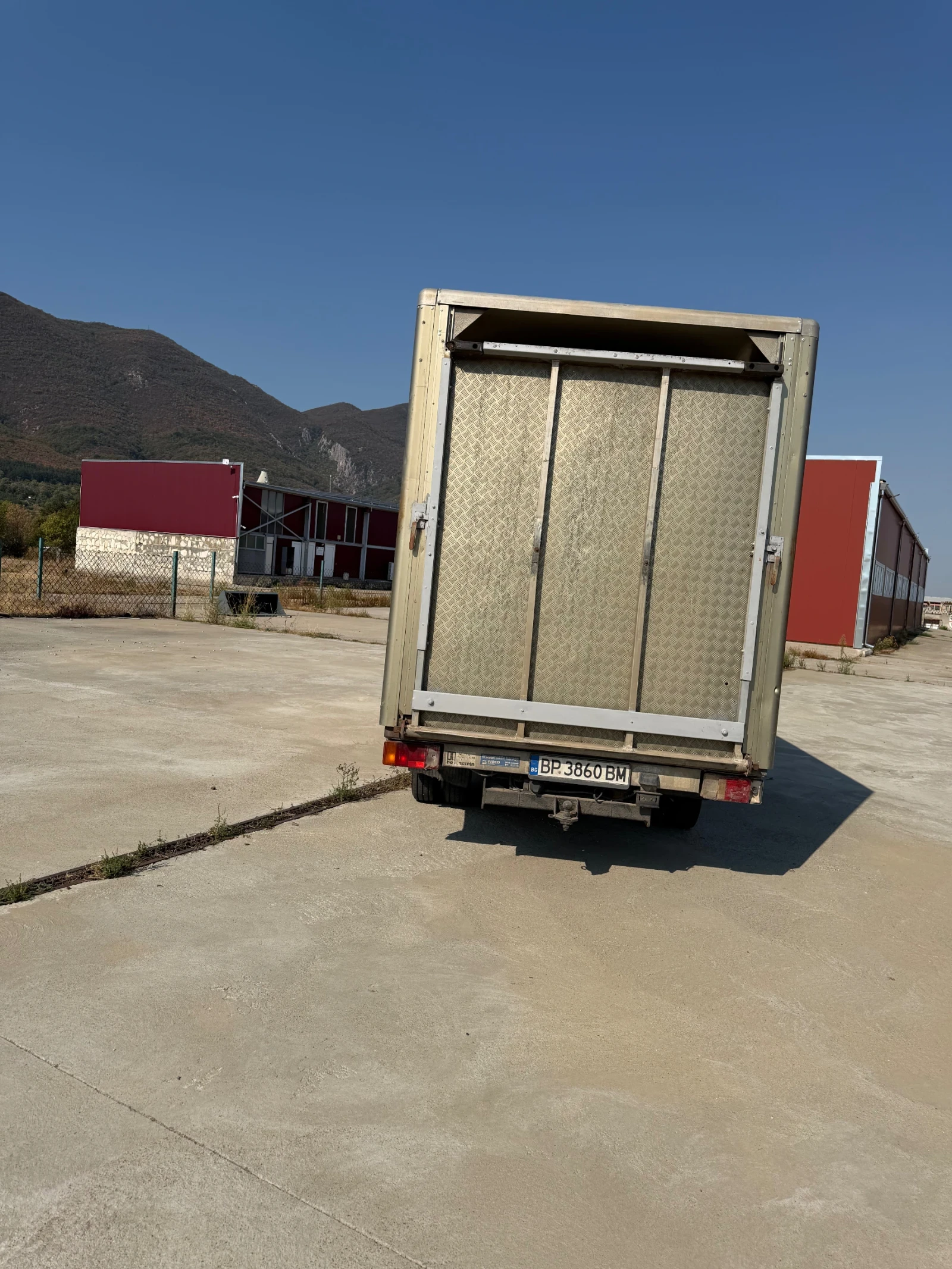 Iveco 3510 Превоз животни, снимка 4 - Бусове и автобуси - 56034661