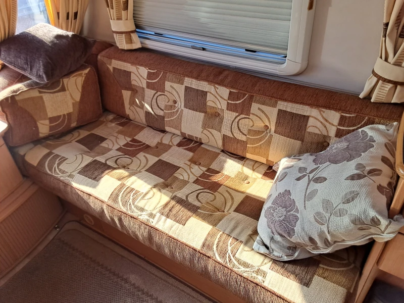 Каравана Avondale OSPREY, снимка 11 - Каравани и кемпери - 50157147