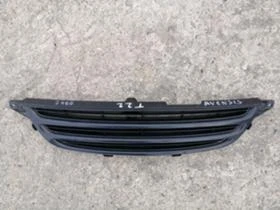 Оригинална решетка за Тойота Авенсис 1997-2000г.......5311405020, снимка 2