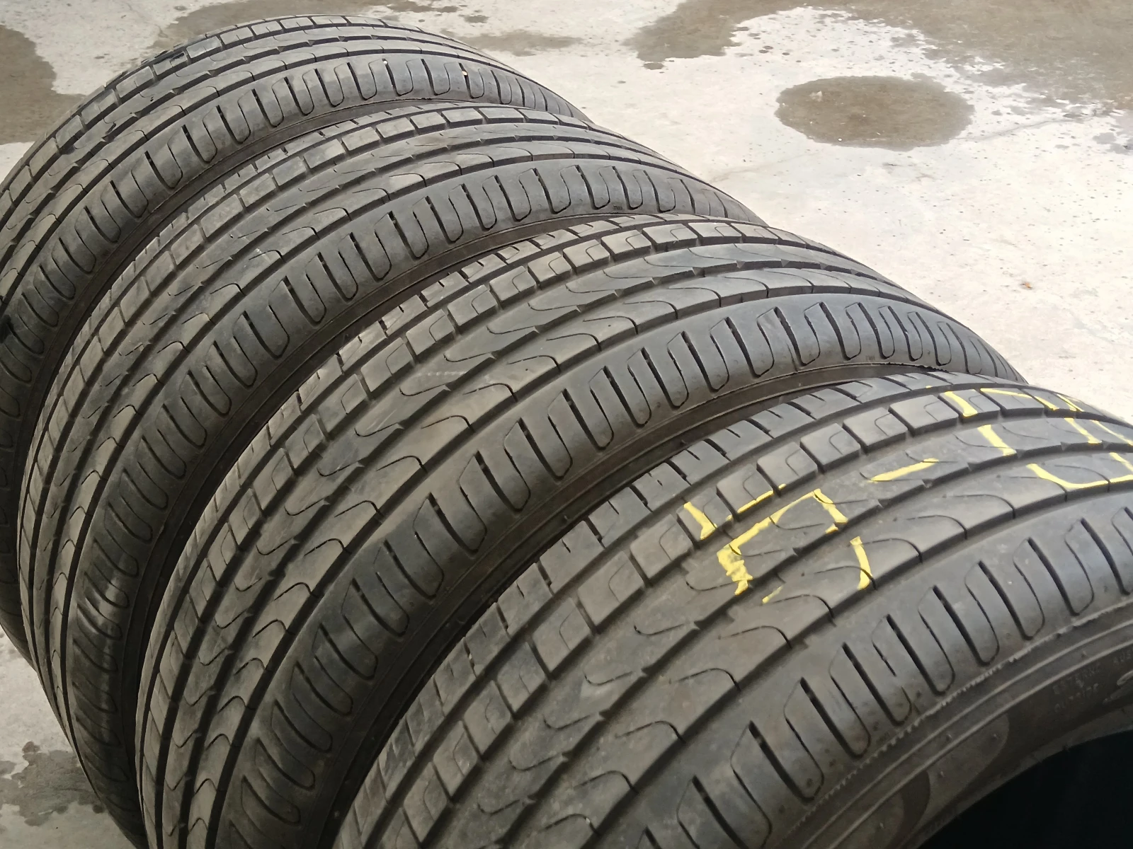 Гуми Летни 235/55R17, снимка 2 - Гуми и джанти - 54526969