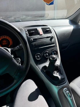 Toyota Auris, снимка 2