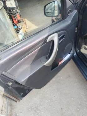 Dacia Sandero 1.6 | Mobile.bg    6