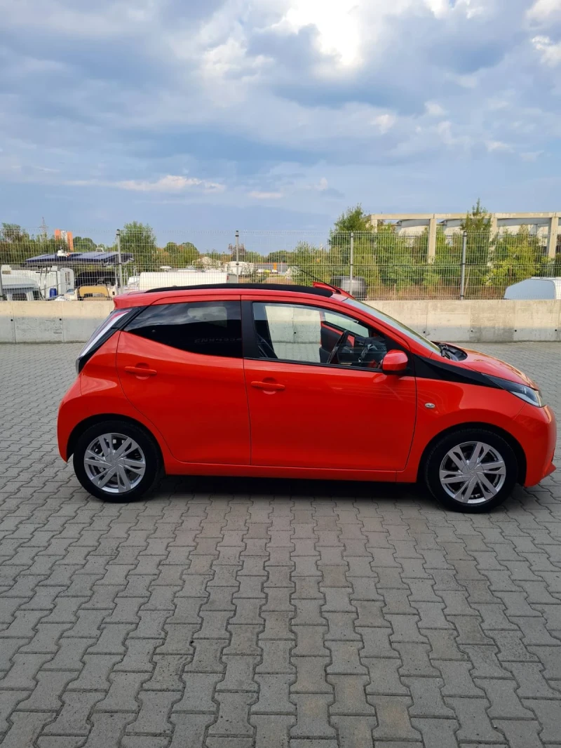 Toyota Aygo 1.0i, снимка 5 - Автомобили и джипове - 47322889