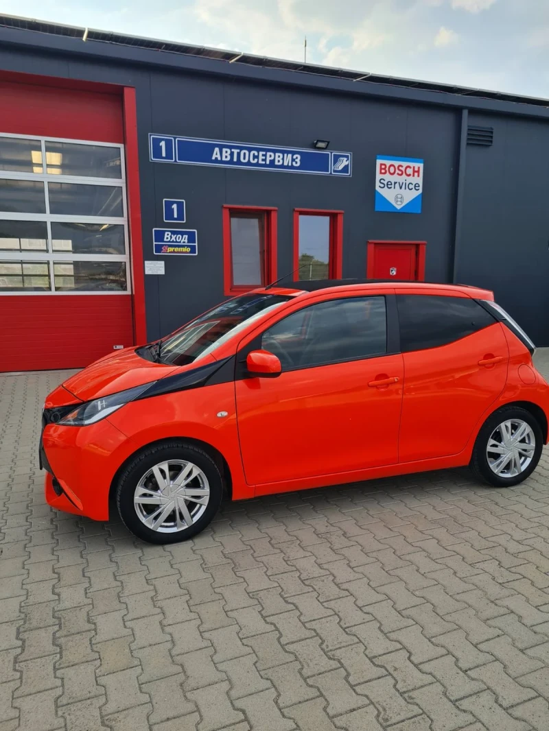 Toyota Aygo 1.0i, снимка 2 - Автомобили и джипове - 47322889