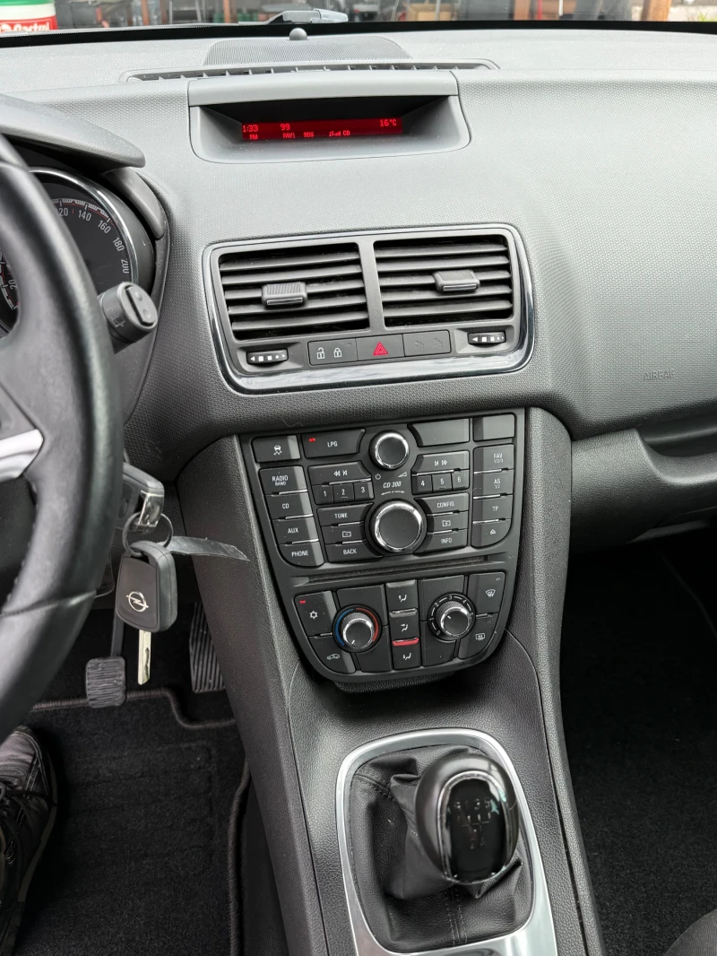 Opel Meriva 1.4i 120к.с * ГАЗ* * Климатик* , снимка 15 - Автомобили и джипове - 50535629