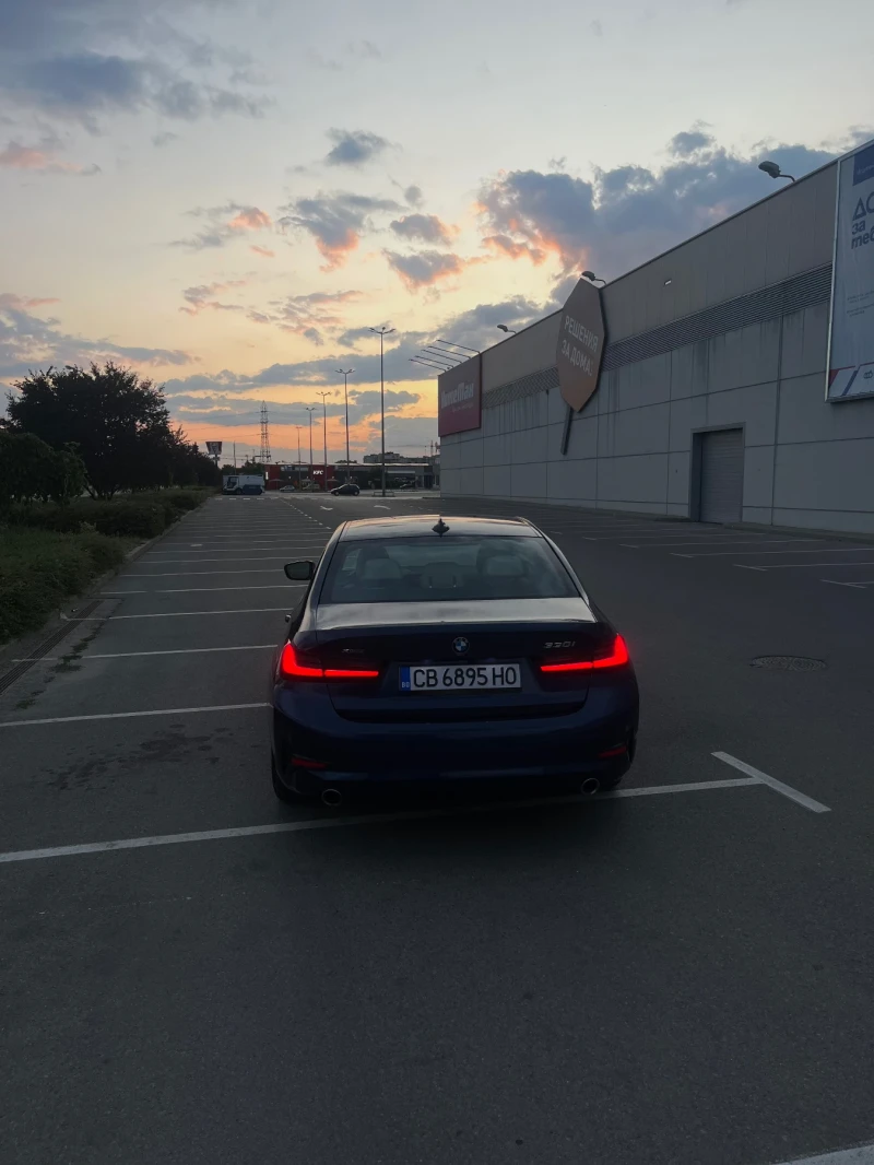 BMW 330, снимка 13 - Автомобили и джипове - 52296312