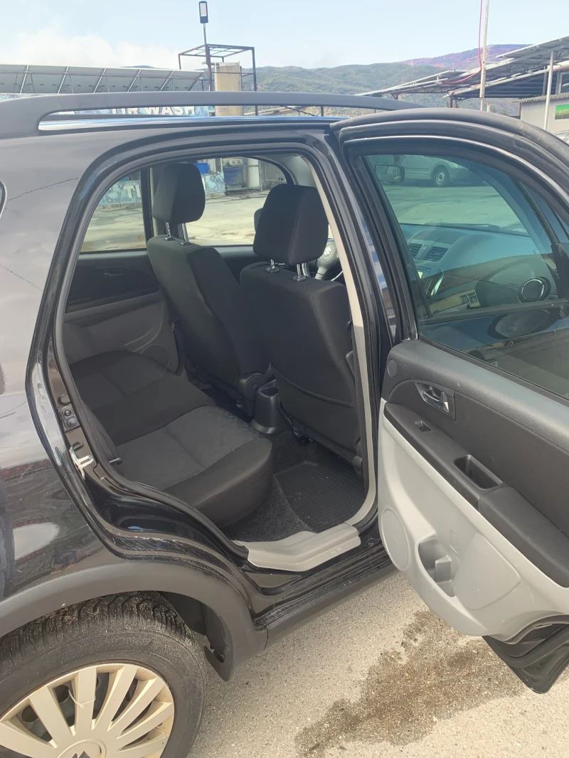 Suzuki SX4, снимка 7 - Автомобили и джипове - 52200641