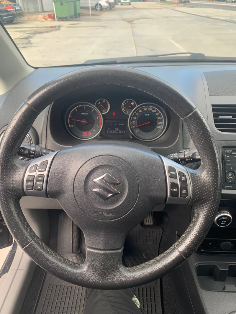 Suzuki SX4, снимка 10 - Автомобили и джипове - 52200641