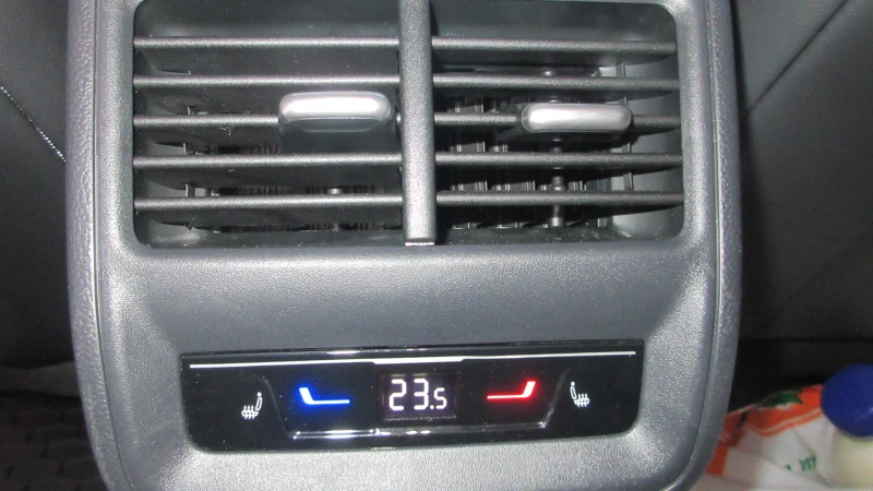 VW Passat R-LINE-2.0TDI-193HP-4X4-FULL MAX - ГАРАНЦИОНЕН, снимка 16 - Автомобили и джипове - 52713629