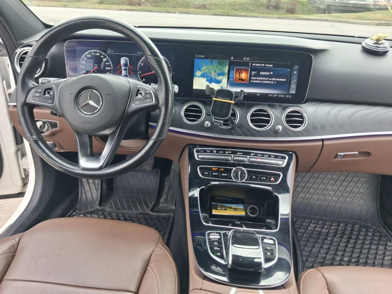 Mercedes-Benz E 400 4matic, снимка 10 - Автомобили и джипове - 53131417