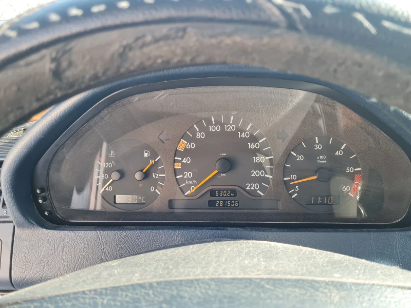 Mercedes-Benz C 220, снимка 4 - Автомобили и джипове - 53334875