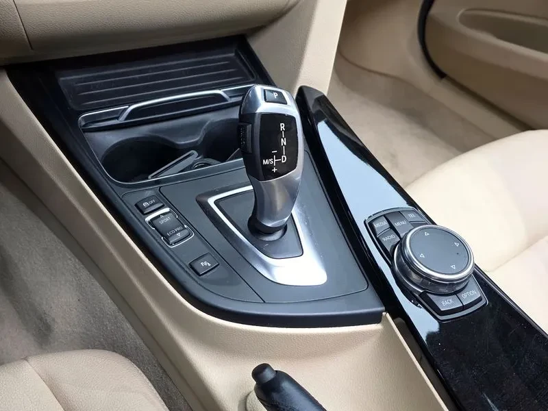 BMW 320 d, снимка 9 - Автомобили и джипове - 54592457
