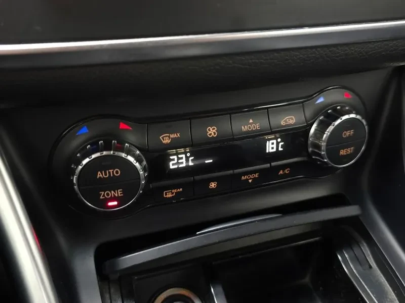 Mercedes-Benz CLA, снимка 17 - Автомобили и джипове - 54830167