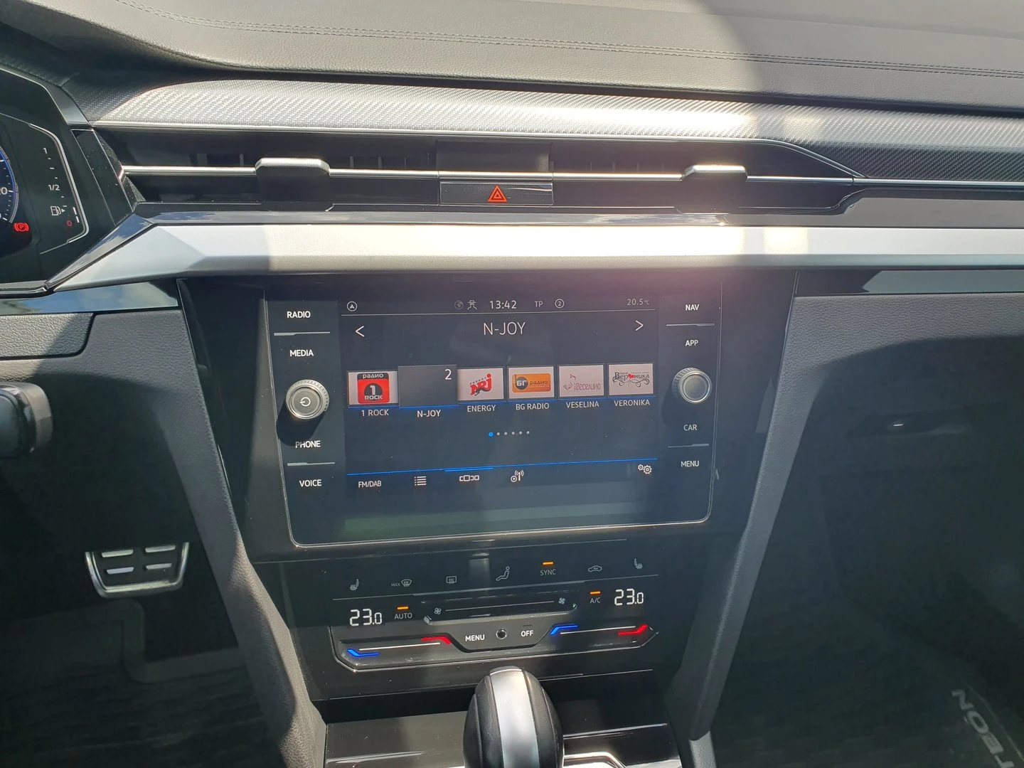 VW Arteon R-Line 2.0 TDI SCR DSG - изображение 7