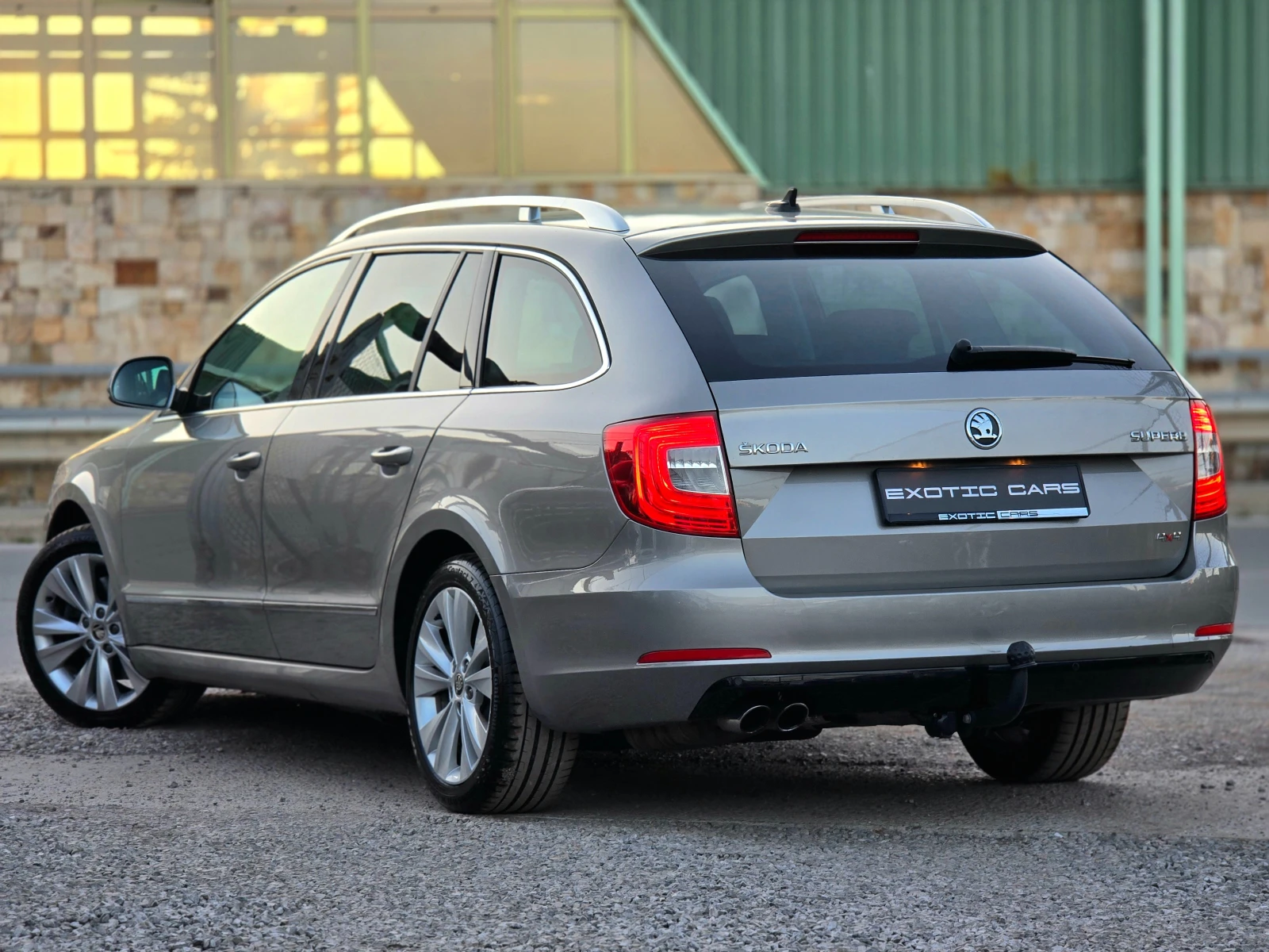 Skoda Superb 2.0 TDI ! 4x4 ! SWISS ! - изображение 6