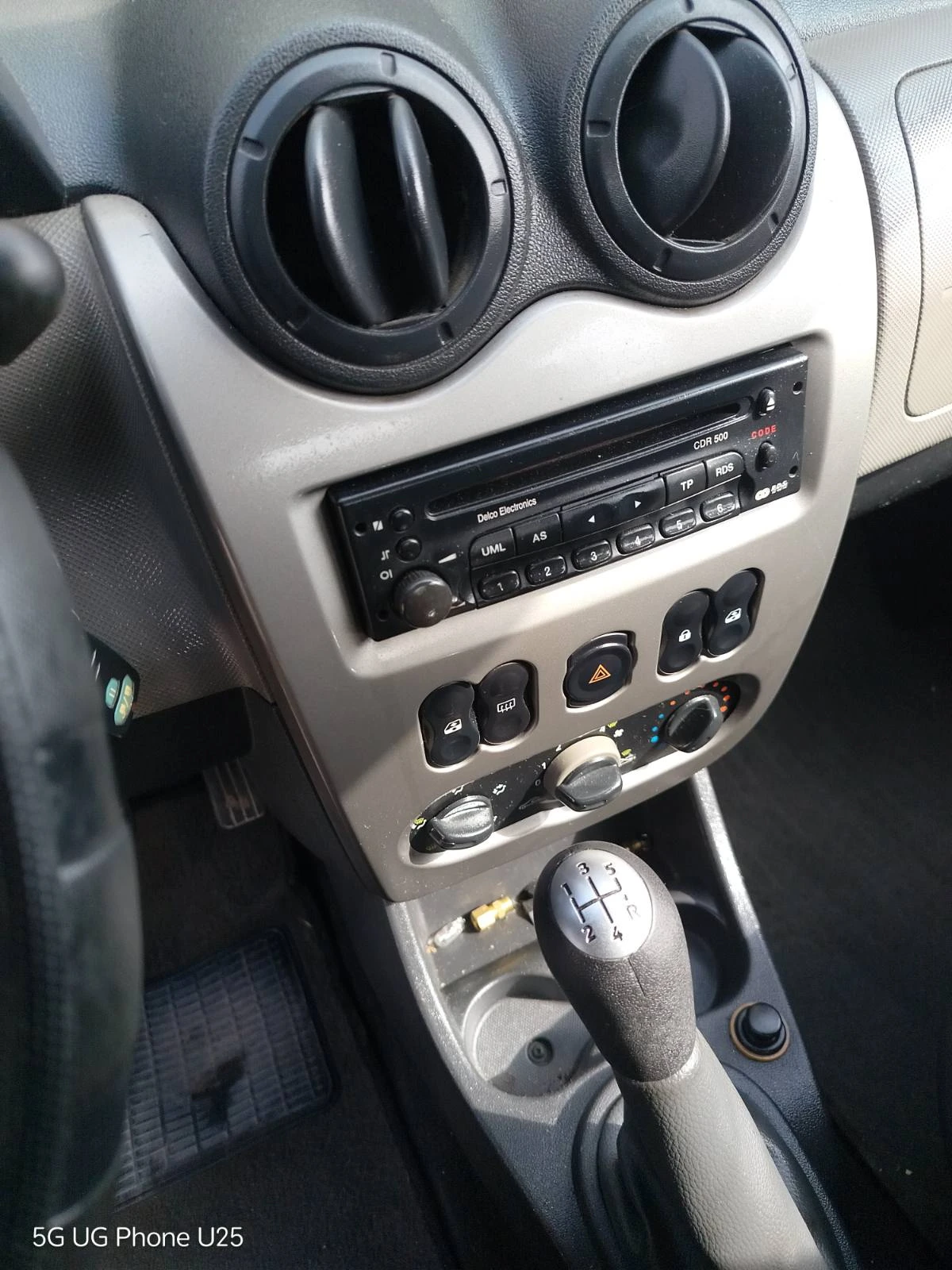 Dacia Sandero 1.6 - изображение 7