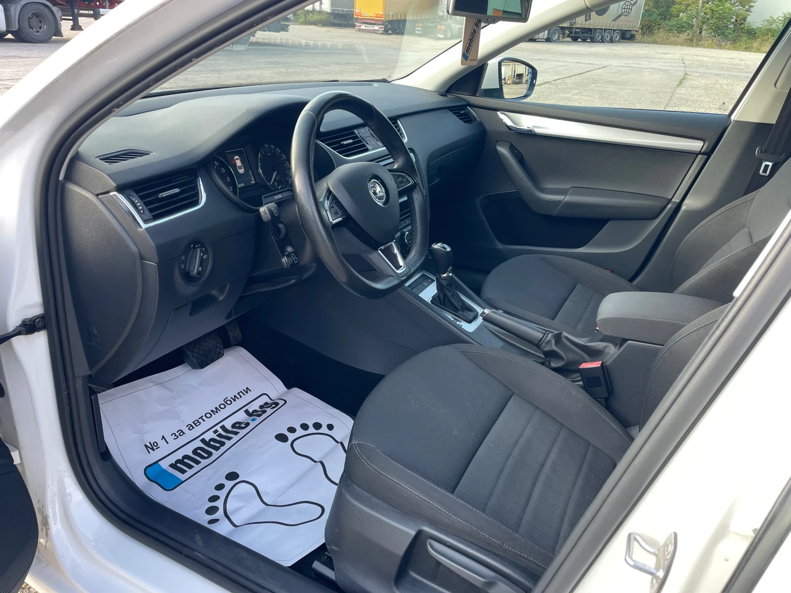 Skoda Octavia  2.0 TDI 150кс DSG NAVI DISTRONIK PARK ASSISTANT  - изображение 10