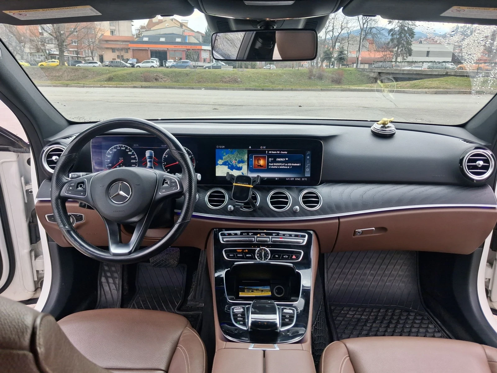 Mercedes-Benz E 400 4matic - изображение 8