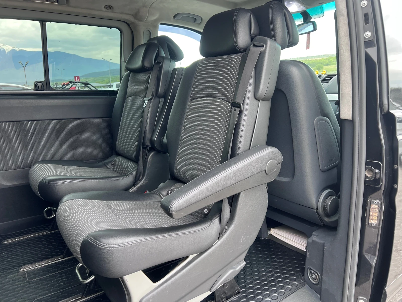 Mercedes-Benz Viano V6 BLUE EFFICIENCY , снимка 15 - Автомобили и джипове - 54448346