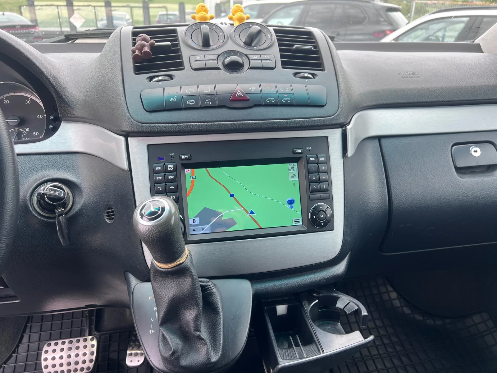 Mercedes-Benz Viano V6 BLUE EFFICIENCY , снимка 9 - Автомобили и джипове - 54448346