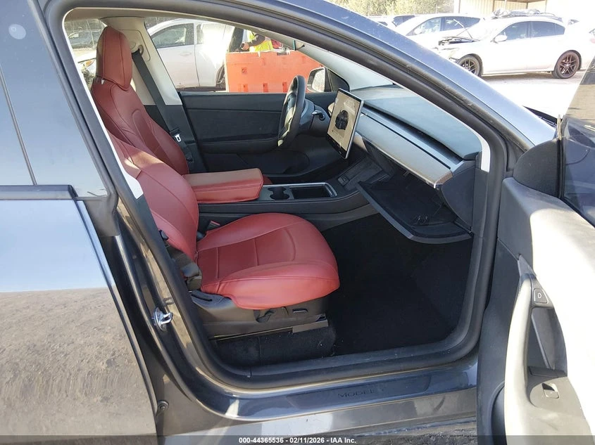 Tesla Model Y Long Range Dual Motor AWD * CARFAX*  | Mobile.bg � ����������� 5