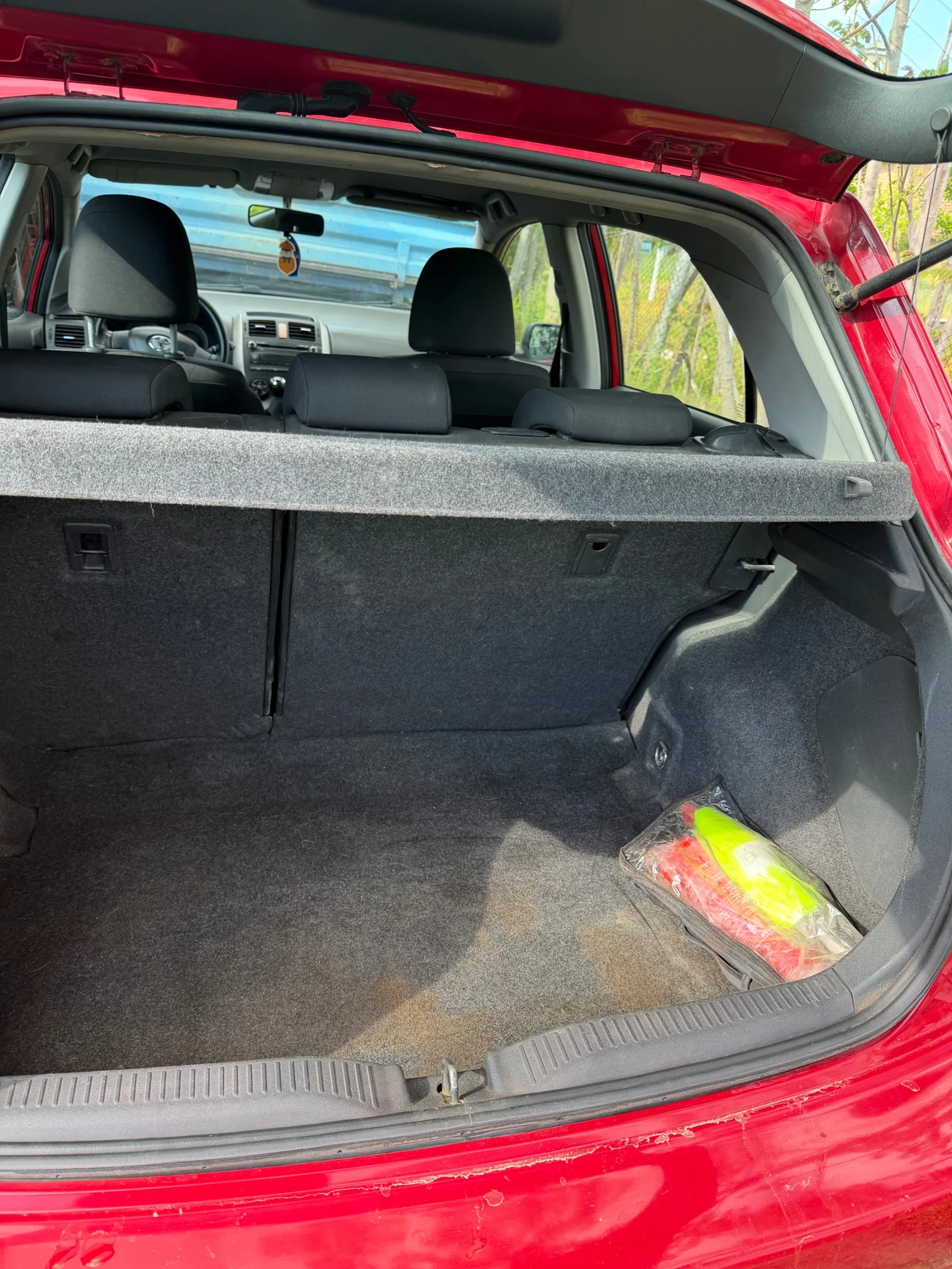 Toyota Auris, снимка 9 - Автомобили и джипове - 54885731