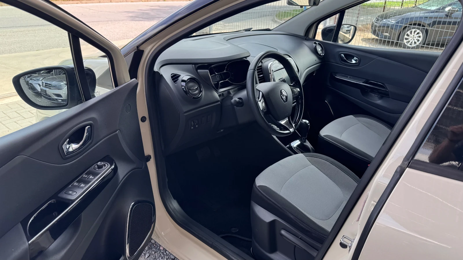 Renault Captur 1.5DCI 90кс * АВТОМАТИК* , снимка 9 - Автомобили и джипове - 54937328