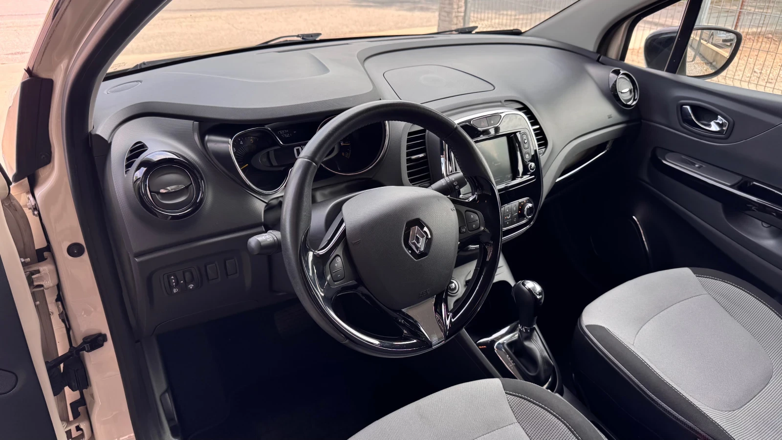 Renault Captur 1.5DCI 90кс * АВТОМАТИК* , снимка 10 - Автомобили и джипове - 54937328