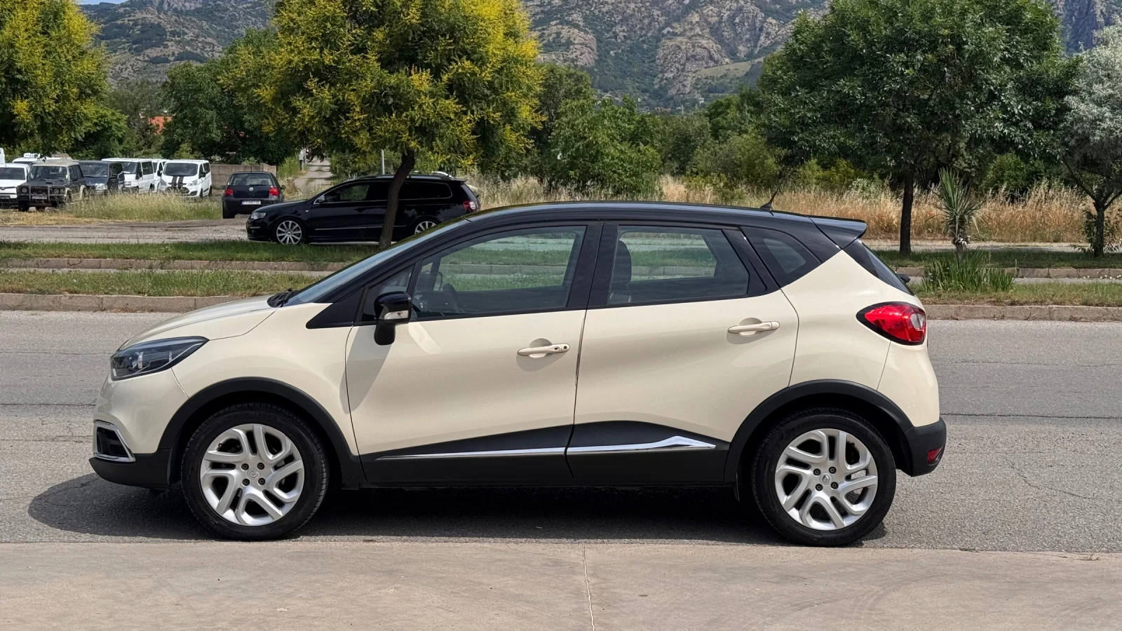 Renault Captur 1.5DCI 90кс * АВТОМАТИК* , снимка 2 - Автомобили и джипове - 54937328
