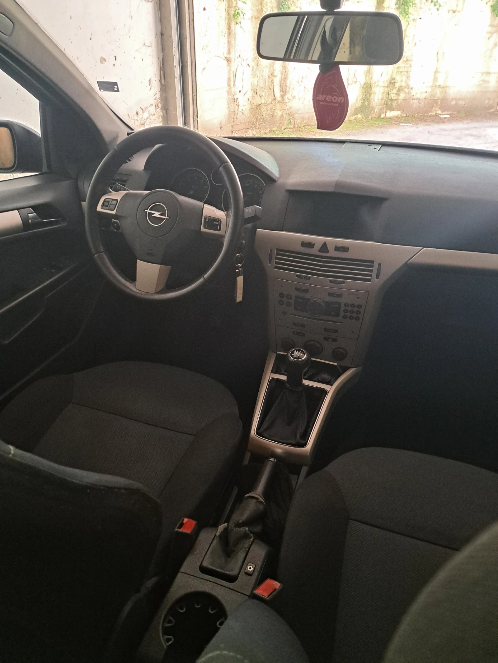 Opel Astra 1, 6..116 к., снимка 9 - Автомобили и джипове - 55023435