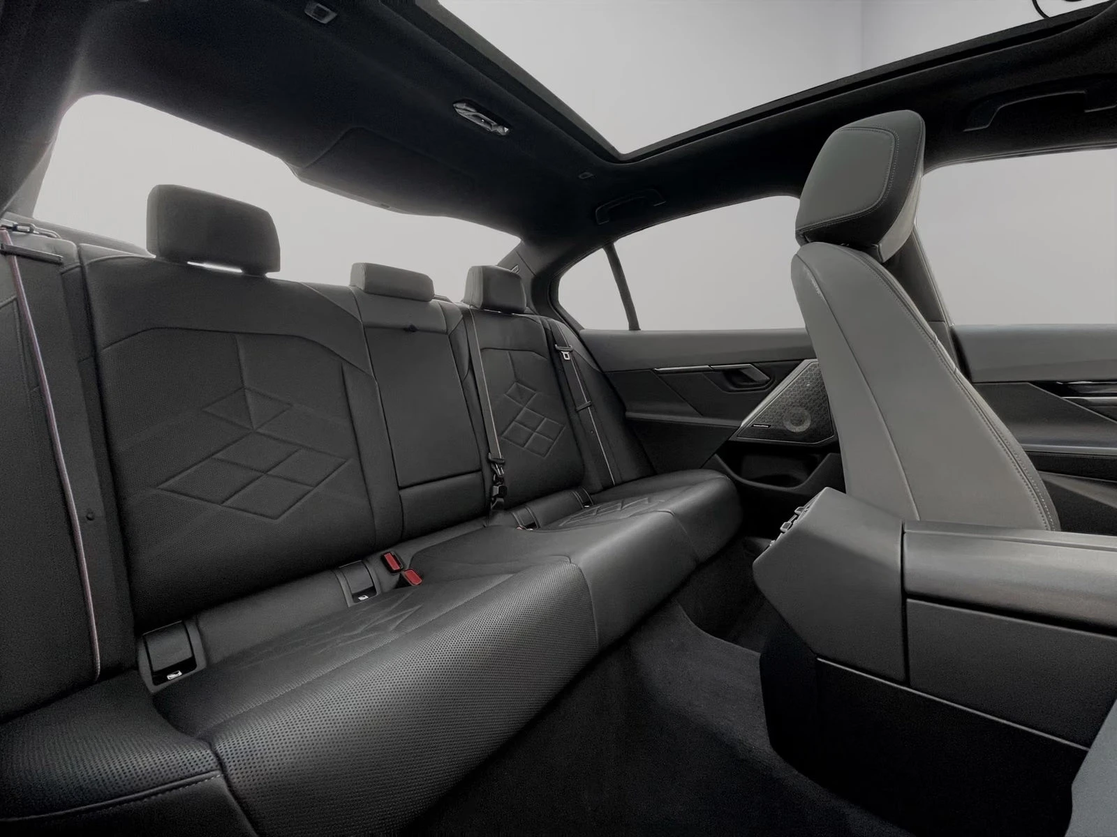 BMW i5 M60/601HP/xDRIVE/MSPORTPRO/360/PANO/931z | Mobile.bg � ����������� 12