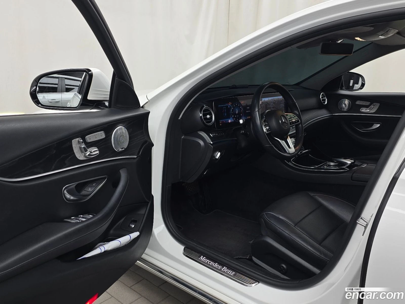 Mercedes-Benz E 300 E300 Avantgarde, снимка 10 - Автомобили и джипове - 56535762