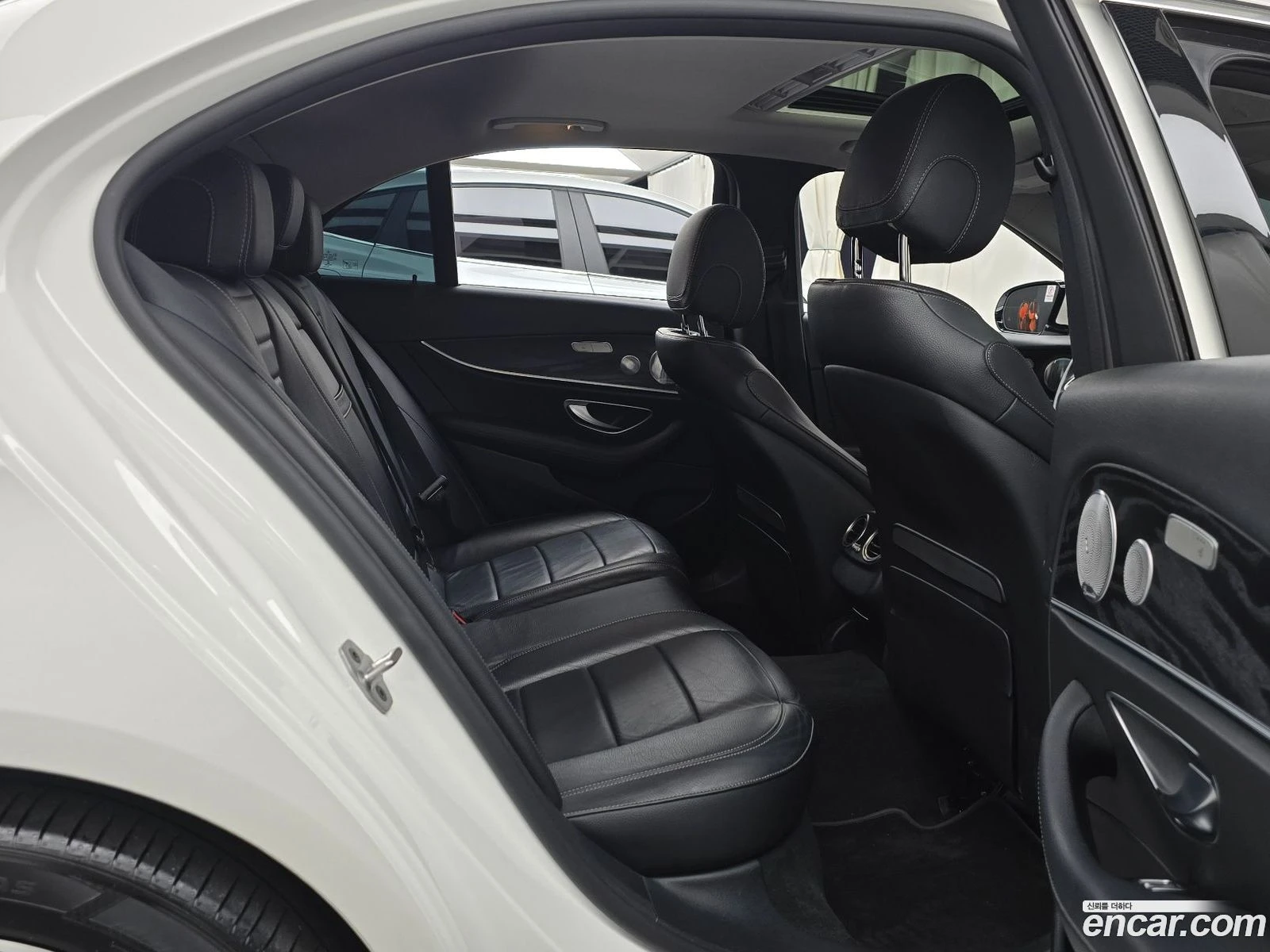 Mercedes-Benz E 300 E300 Avantgarde, снимка 11 - Автомобили и джипове - 56535762