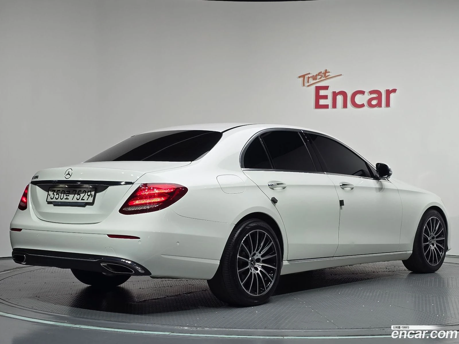 Mercedes-Benz E 300 E300 Avantgarde, снимка 2 - Автомобили и джипове - 56535762